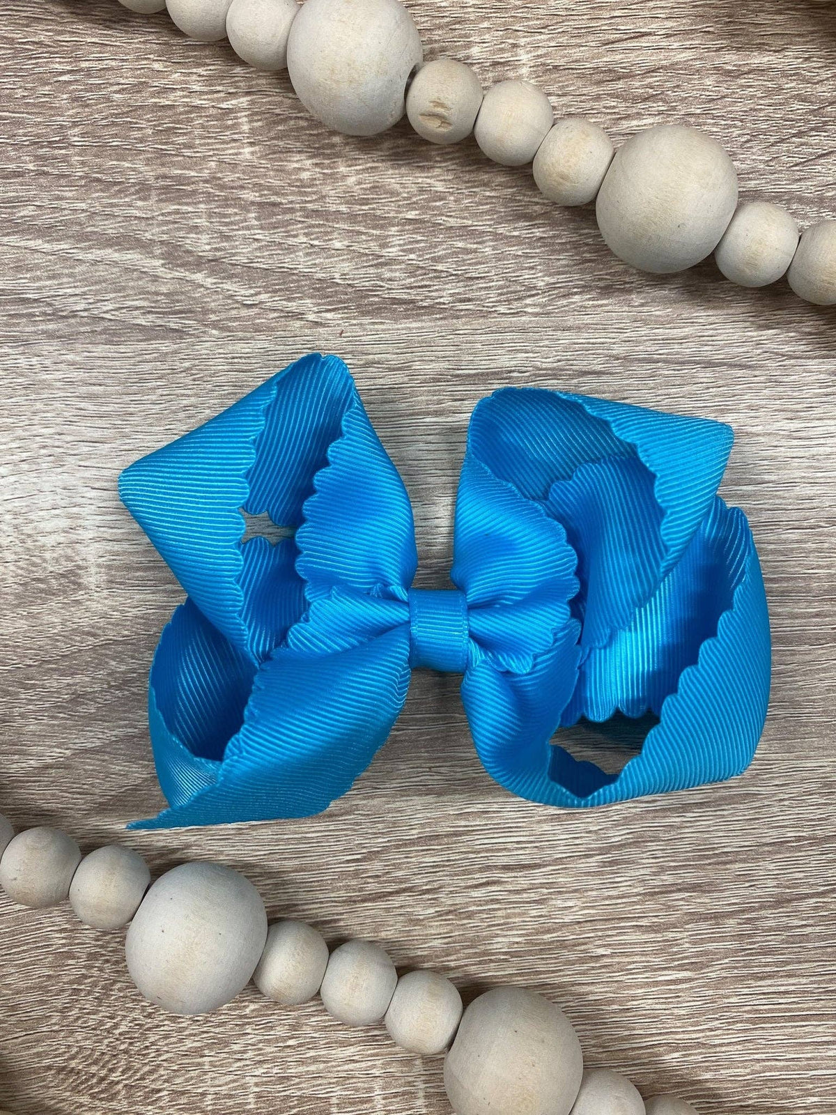 4.5" Classic Scalloped Hair Bow | Clip or Headband: White / Clip