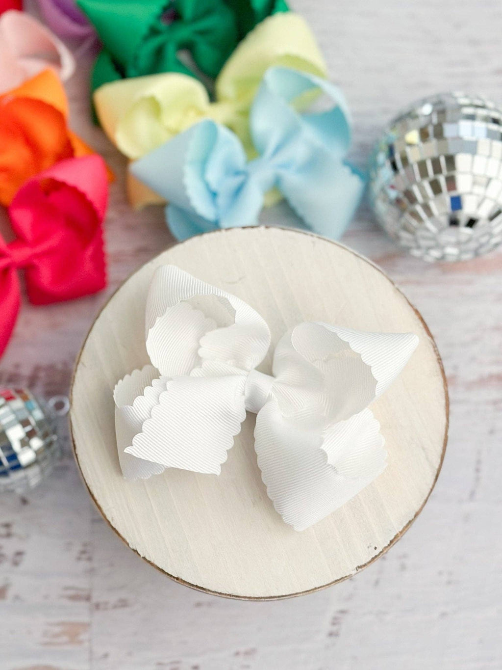 4.5" Classic Scalloped Hair Bow | Clip or Headband: White / Clip