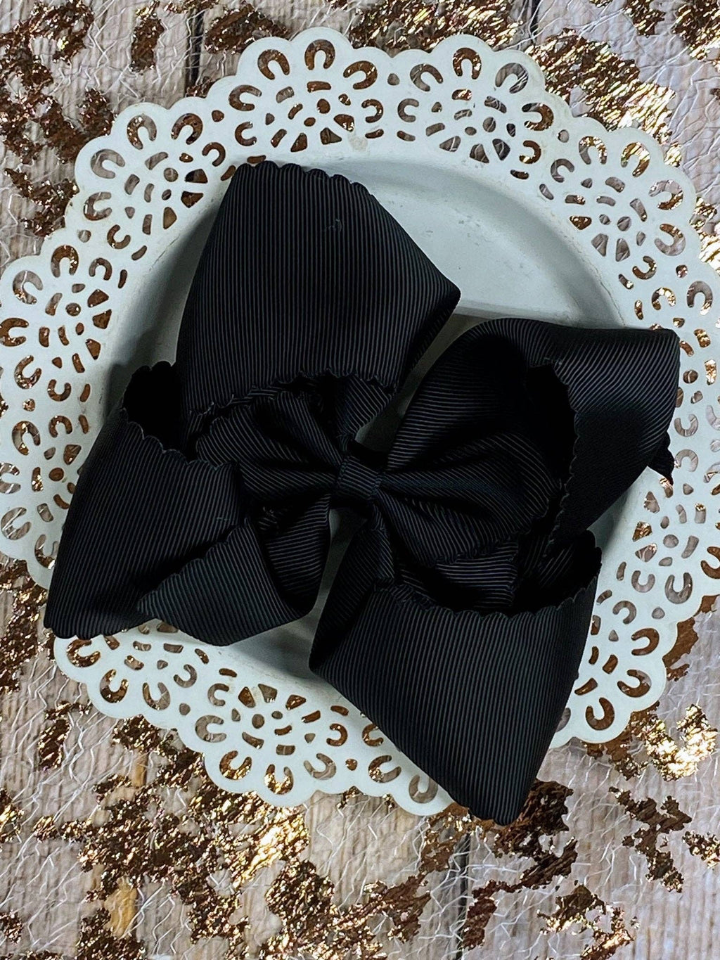 5.5" Oversize Scalloped Hair Bow | Clip or Headband: Black / Clip