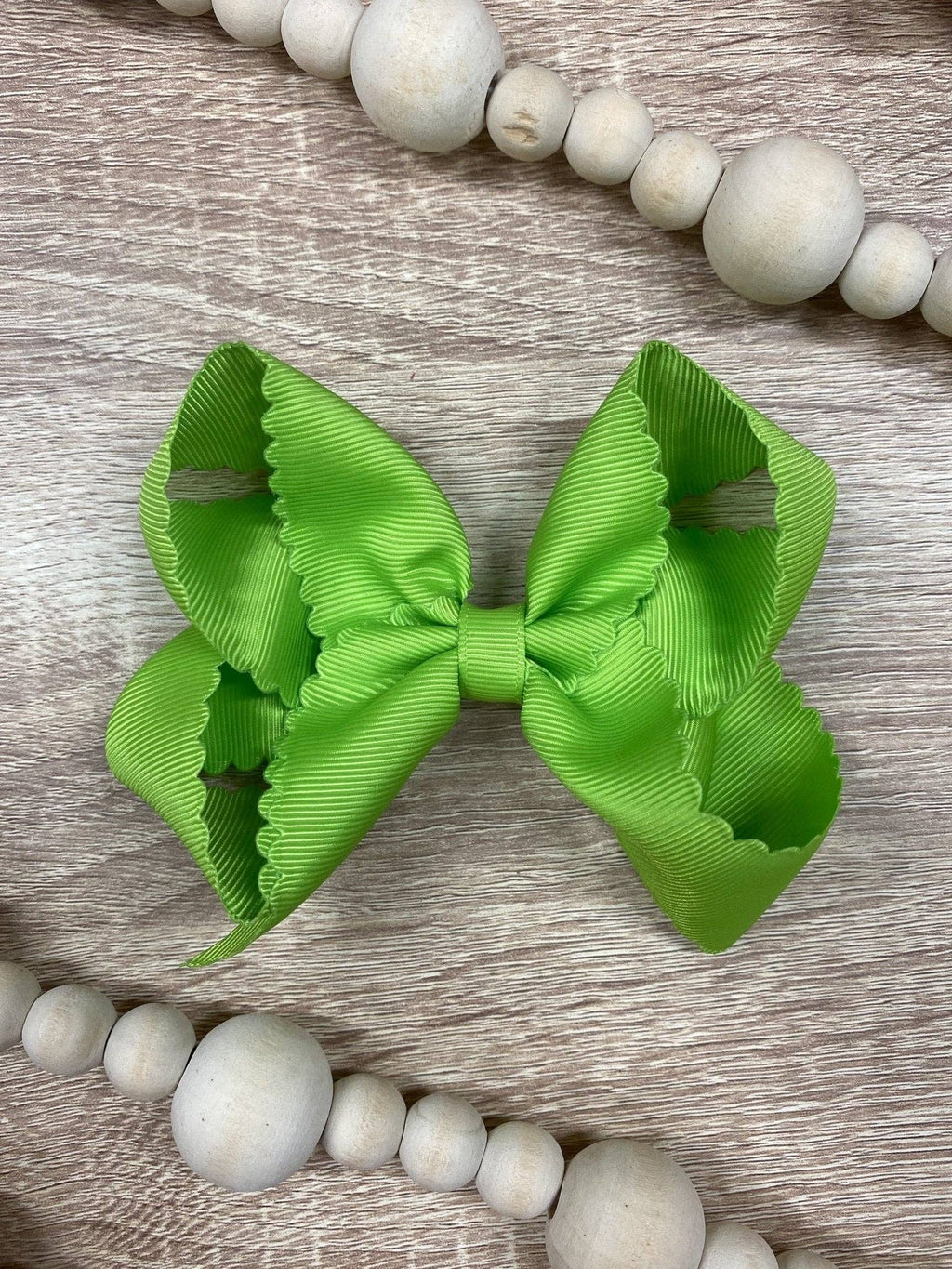 4.5" Classic Scalloped Hair Bow | Clip or Headband: White / Clip