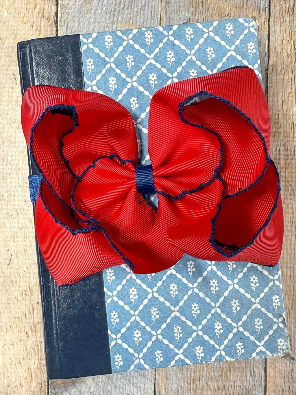 5" Classic Moonstitch Boutique Bows Girls Hair Accessories | Clip or Headband: White with Sky Blue Moonstitch / Hair Bow on Clip