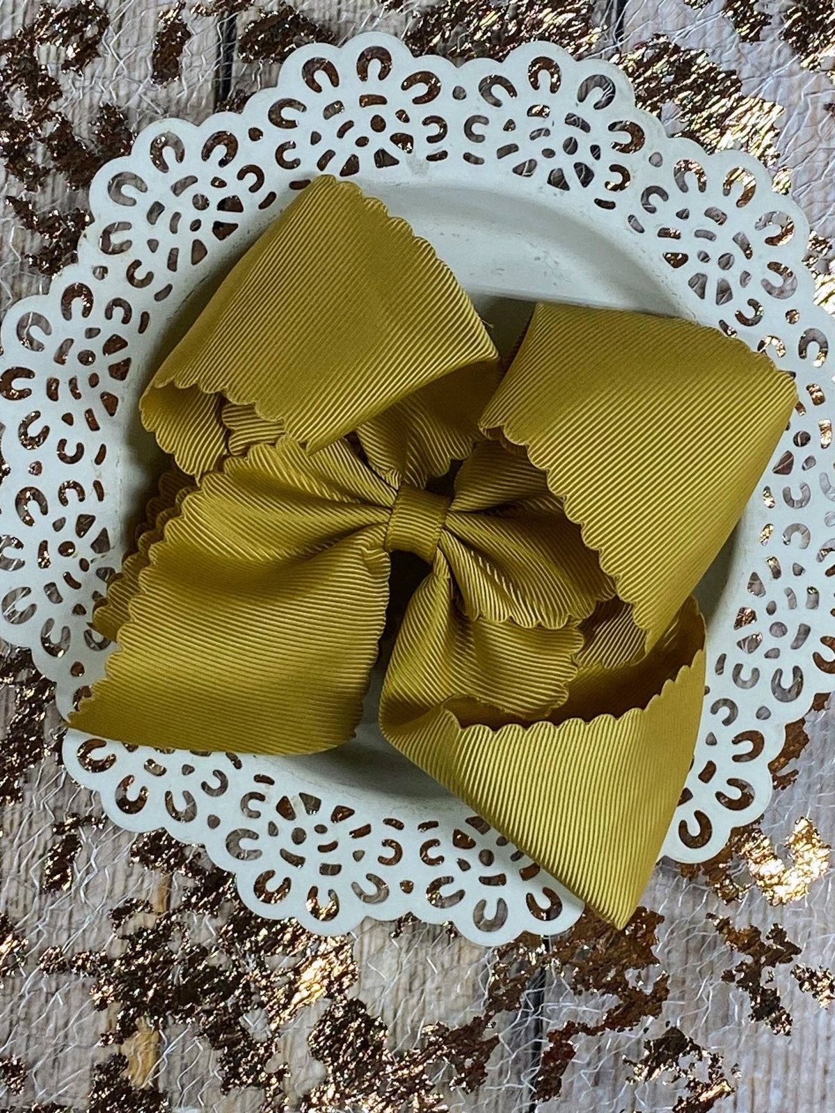 5.5" Oversize Scalloped Hair Bow | Clip or Headband: Black / Clip