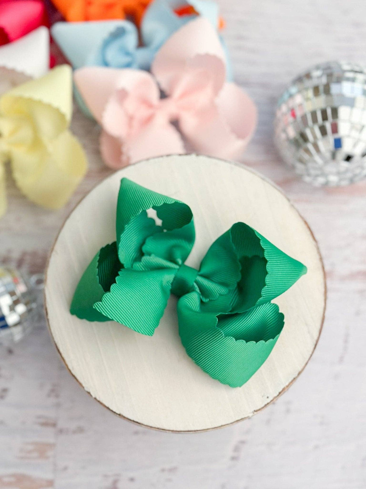4.5" Classic Scalloped Hair Bow | Clip or Headband: Hot Pink / Clip