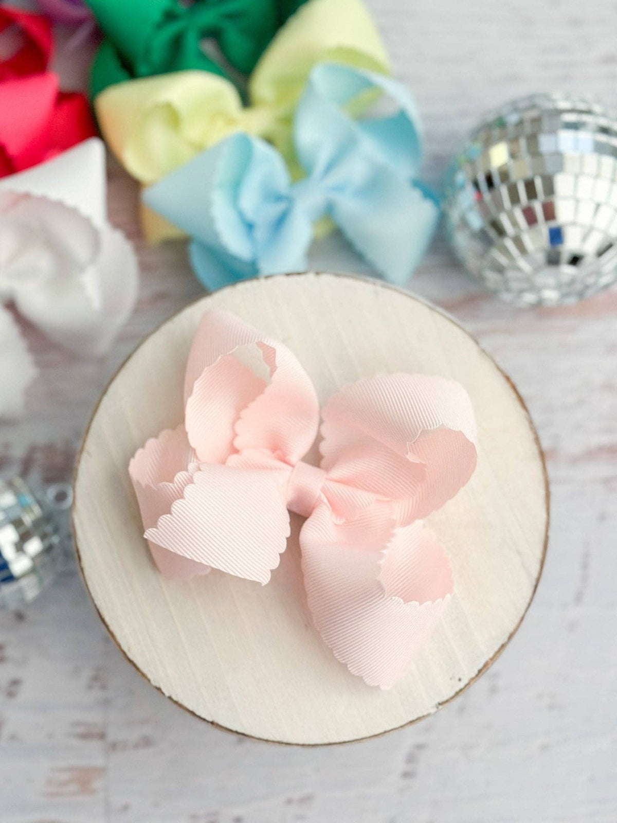 4.5" Classic Scalloped Hair Bow | Clip or Headband: White / Clip