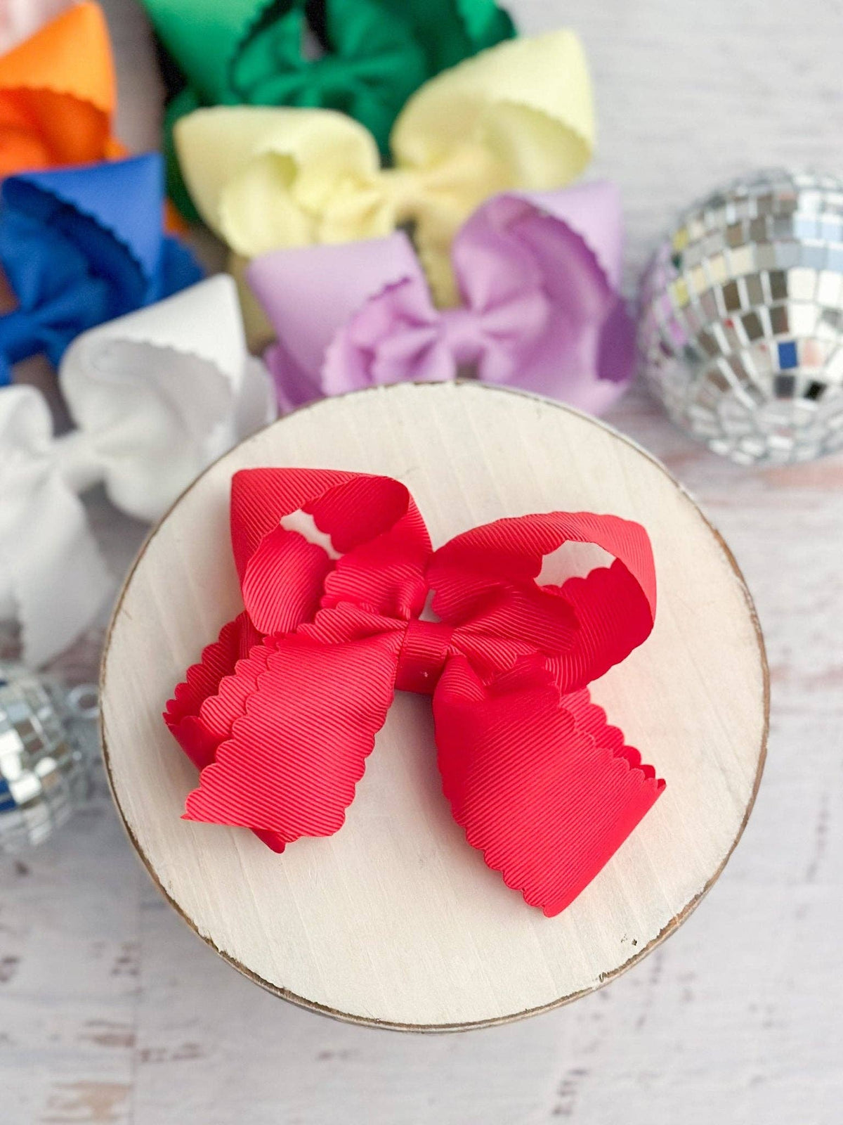 4.5" Classic Scalloped Hair Bow | Clip or Headband: Navy / Clip