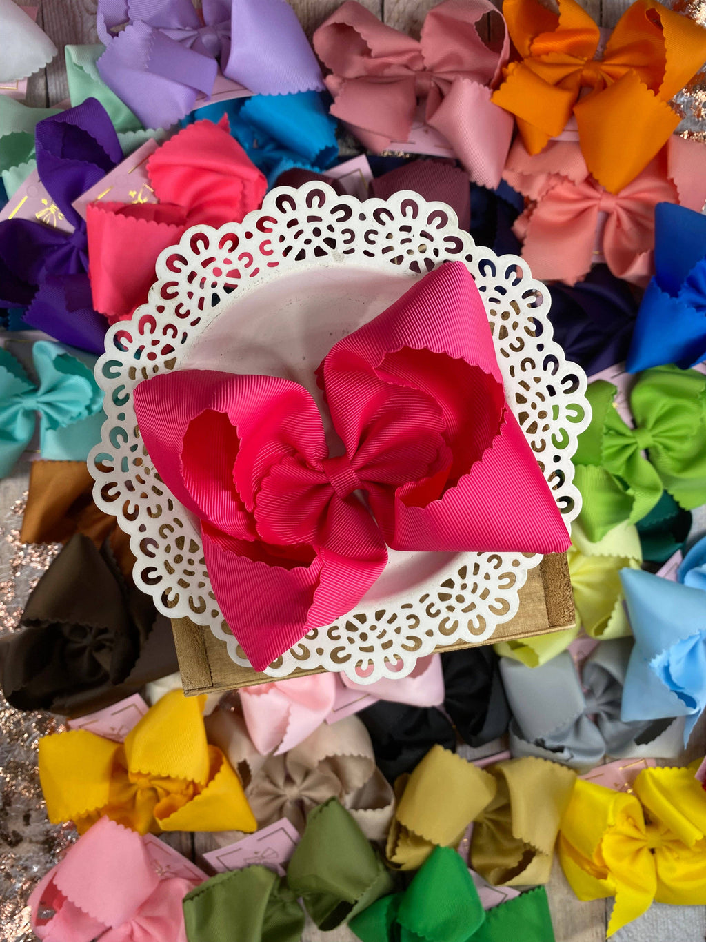 5.5" Oversize Scalloped Hair Bow | Clip or Headband: Black / Clip