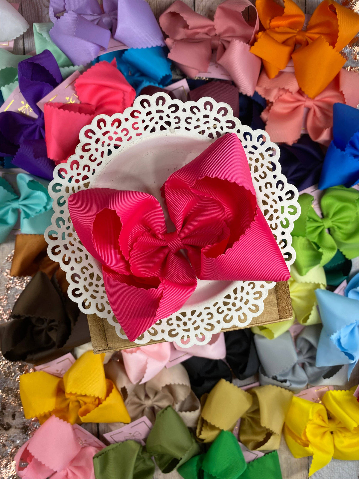 5.5" Oversize Scalloped Hair Bow | Clip or Headband: Black / Clip