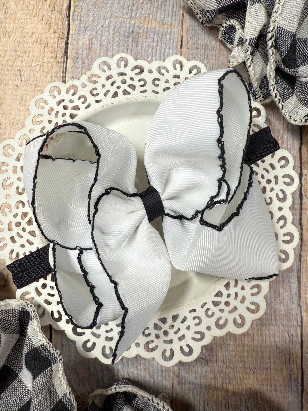 5" Classic Moonstitch Boutique Bows Girls Hair Accessories | Clip or Headband: White with Light Pink Moonstitch / Hair Bow on Clip