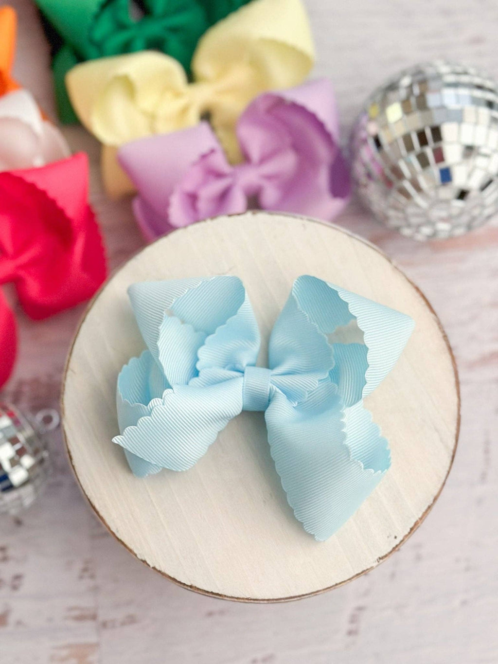 4.5" Classic Scalloped Hair Bow | Clip or Headband: Hot Pink / Clip