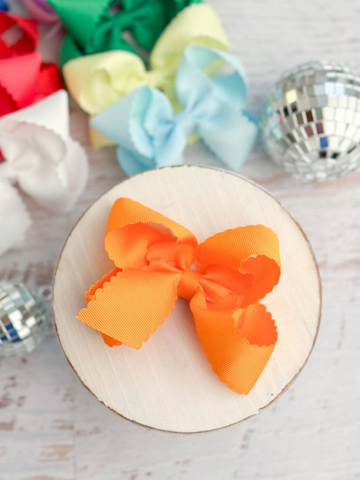 4.5" Classic Scalloped Hair Bow | Clip or Headband: White / Clip