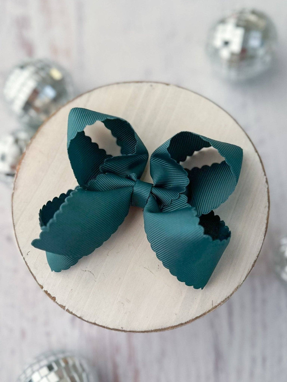 4.5" Classic Scalloped Hair Bow | Clip or Headband: Navy / Clip