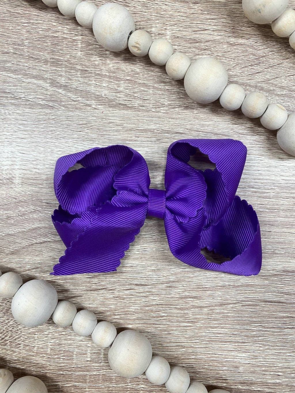 4.5" Classic Scalloped Hair Bow | Clip or Headband: White / Clip