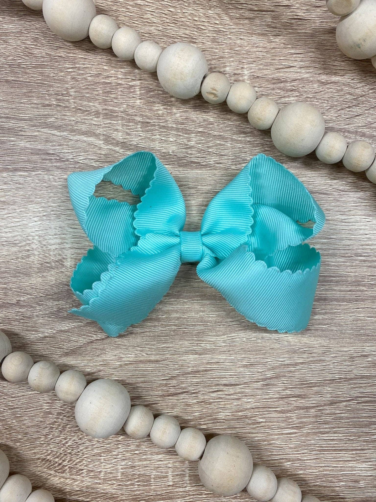 4.5" Classic Scalloped Hair Bow | Clip or Headband: Light Pink / Clip